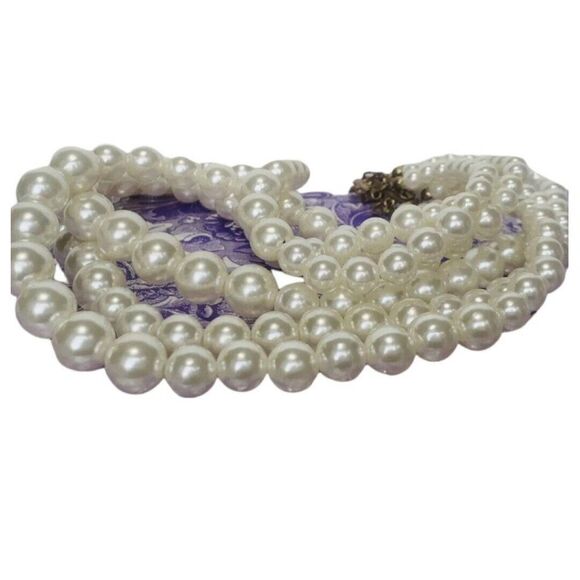 Women’s 3 Tier Classic White Faux Pearl Statement Layered Vintage Necklace 19” - Picture 10 of 11
